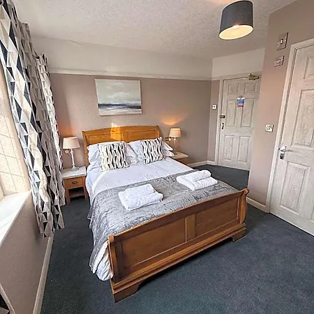 The Endeavour Hotel 3*