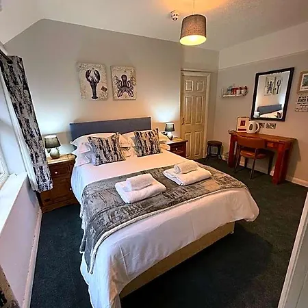 The Endeavour 3* Whitby